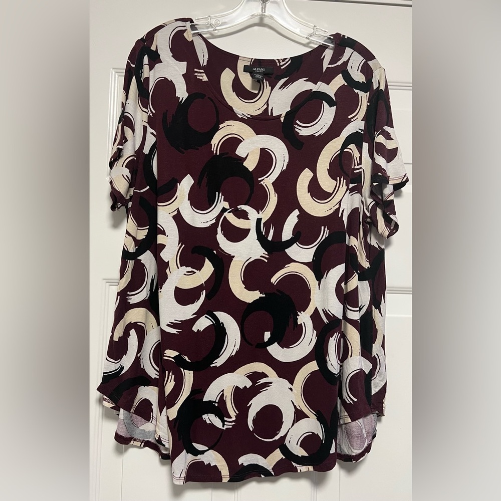Alfani Woman Maroon, White, Cream & Black Relaxed Graphic Tunic Top Blouse 1X